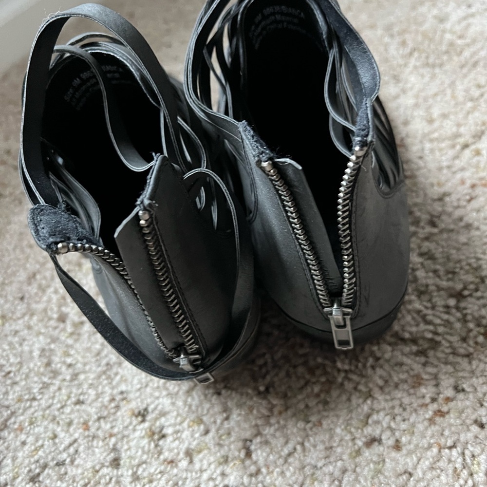 Boots - Picture 3 of 5